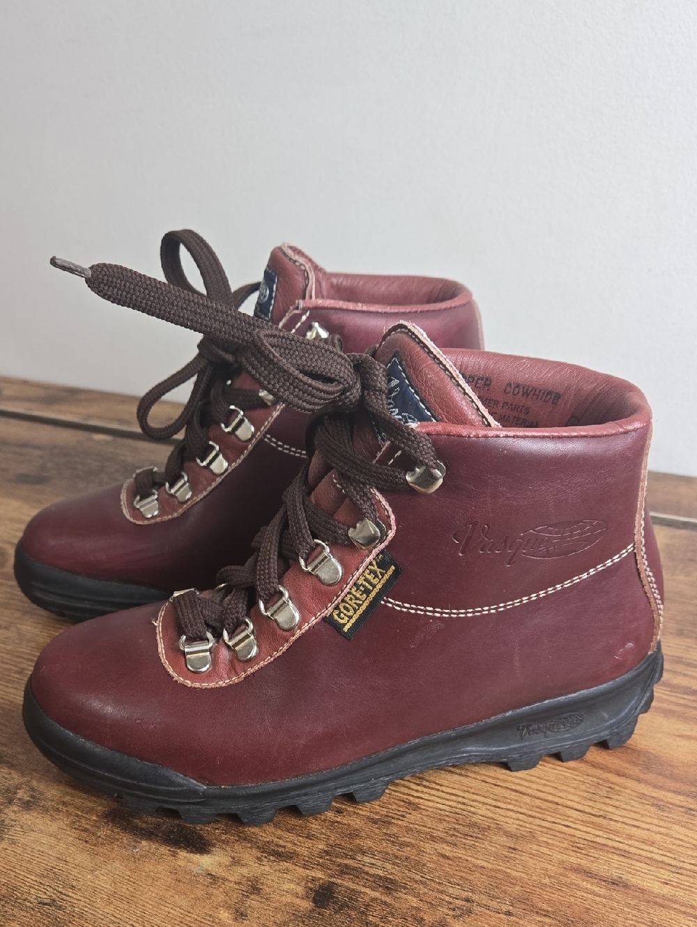 Vasque Gore-Tex Hiking Boots Womens‎ 5 M Burgundy Leather Made in Italy Skywalk